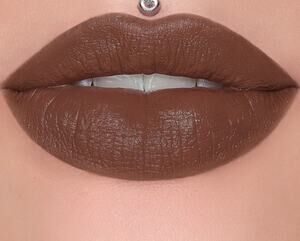 Jeffree Star Velvet Trap Lipstick in Dominatrix